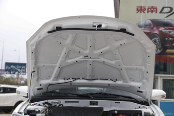 2015款V3菱悦1.5L手动风采版