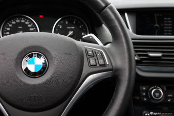 2015款宝马X1 2.0T自动xDrive20i X套装晋级版