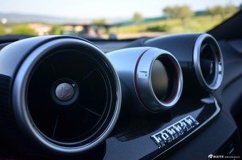 2015款California 3.9T自动标准型