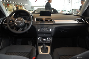 2012款奥迪Q3 35 TFSI舒适型图片