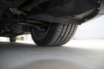 2015款奔驰E320L 3.0T自动运动型