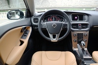 2017款沃尔沃V40 2.0T自动Cross Country T5 AWD 智雅版