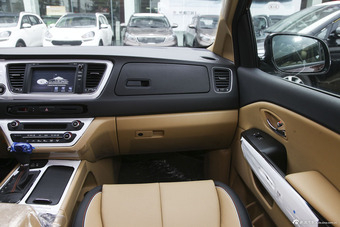 2015款嘉华（进口）2.2T自动豪华版