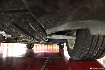 2012款荣威950 2.4L LUX豪华版