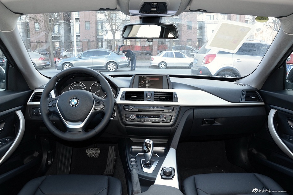 2016款宝马3系GT 320i 2.0T自动时尚型