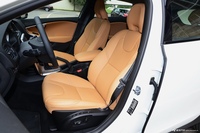 2017款沃尔沃V40 2.0T自动Cross Country T5 AWD 智雅版