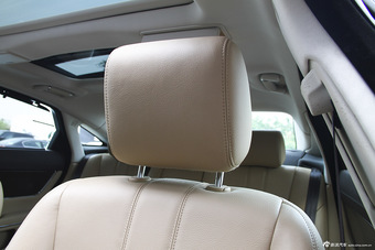 2015款捷豹XJL 2.0T两驱典雅商务版