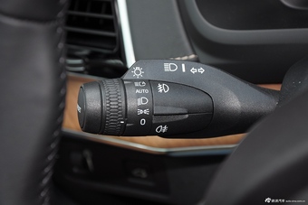 2015款沃尔沃XC90 2.0T T6限量版