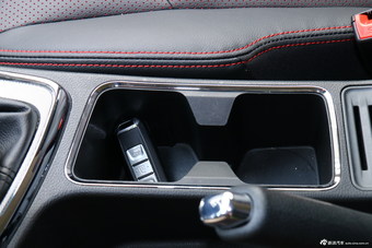 2015款 宝骏560 1.8L手动豪华型