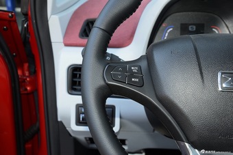 2016款众泰E200科技版