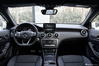 2016款奔驰A级 A200 1.6T自动时尚型图片