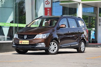 2016款宝骏730 1.5T手动舒适版 7座