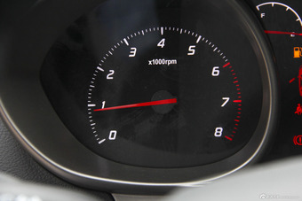 2015款海马M3 1.5L手动精英天窗版