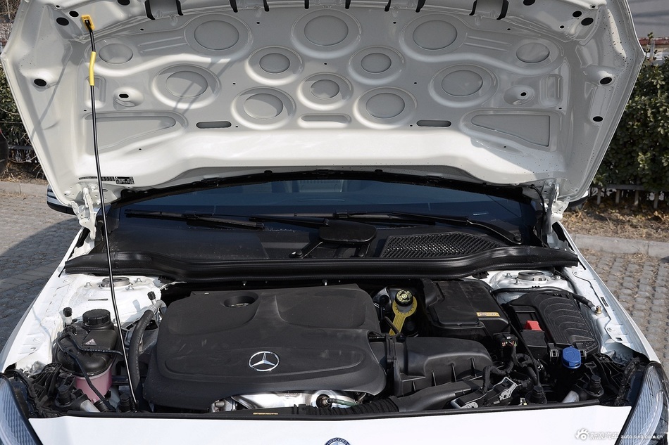 2016款奔驰A级 A200 1.6T自动时尚型