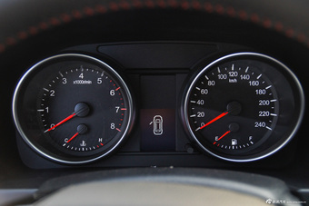 2015款哈弗H6升级版1.5T手动四驱精英型