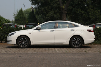 2016款奔腾B70 1.8T自动运动尊贵型