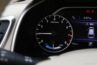 2015款楼兰 2.5L自动S/C HEV XV四驱混动旗舰版