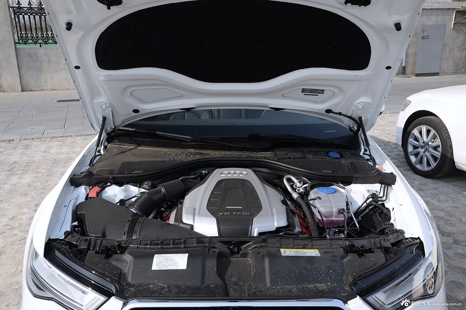2016款奥迪A6L 3.0T自动45TFSI quattro运动型
