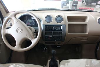 2012款小康K17座椅空间