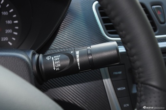 2015款海马福美来1.6L自动品尚型