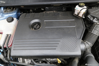 2015款艾瑞泽M7 2.0L自动宽享版232座