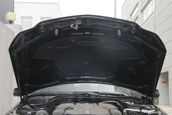 2015款奔驰E320L 3.0T自动运动型