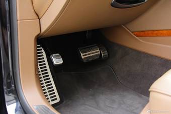 2014款辉腾3.0L自动商务型到店实拍