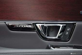 2015款捷豹XJL2.0T两驱典雅商务80周年典藏版