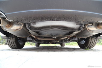 2016款奔腾B70 1.8T自动运动尊贵型