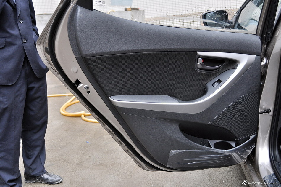 2012款朗动1.6L自动时尚型