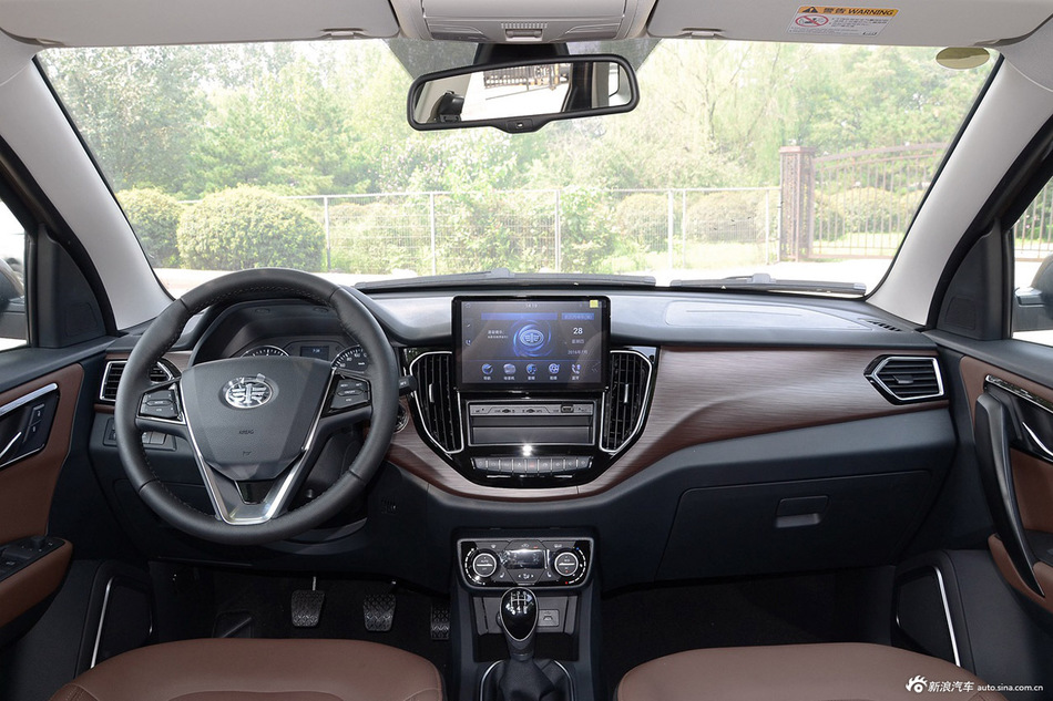 2016款森雅R7 1.6L手动尊贵型