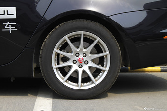 2015款捷豹XJL 2.0T两驱典雅商务版