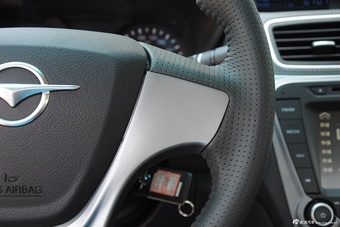 2015款海马福美来1.6L手动智尚型