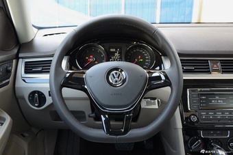 2016款宝来1.4T自动舒适型230TSI