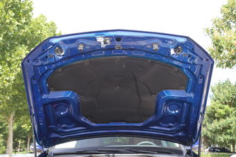 2016款奔驰E级2.0T自动E300L运动豪华型