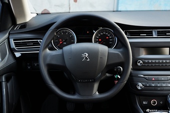 2014款标致408 1.8L手动领先版