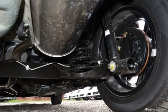 2016款雨燕1.5L手动时尚型酷玩版