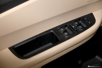 2013款奇瑞E3 1.5手动风尚版