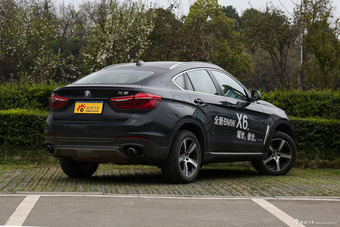 2015款宝马X6 3.0T自动xDrive35i 豪华型