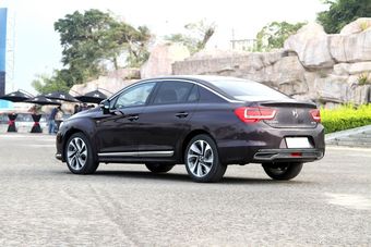 2014款DS 5LS THP200 1.6T自动豪华型