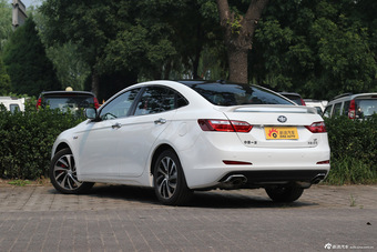 2016款奔腾B70 1.8T自动运动尊贵型