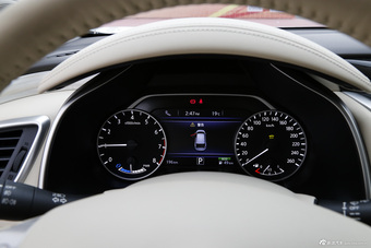 2015款楼兰 2.5L自动S/C HEV XV四驱混动旗舰版