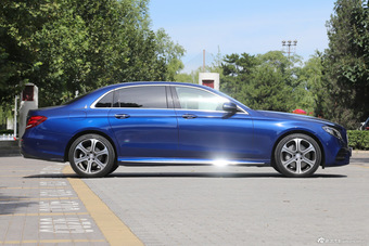 2016款奔驰E级2.0T自动E300L运动豪华型