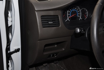 2015款 五菱宏光V1.5L手动标准型