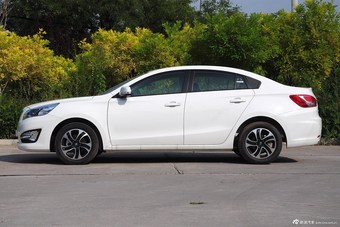 2015款海马福美来1.6L自动品尚型