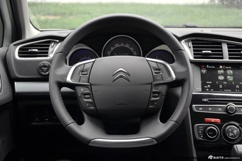 2016款雪铁龙C4L 1.6T自动旗舰型