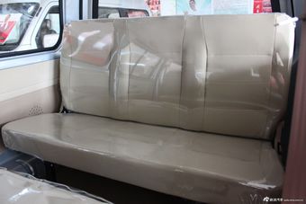 2012款小康K17座椅空间