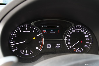 2013款天籁实拍图