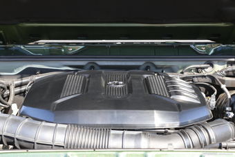 2016年北京BJ80 2.3T自动尊贵版