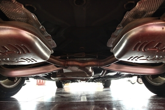 2012款荣威950 2.4L LUX豪华版